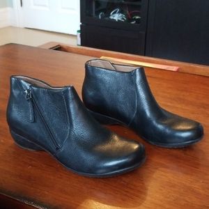 Dansko booties - like new